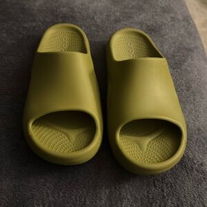 Crocs Recovery Slides
